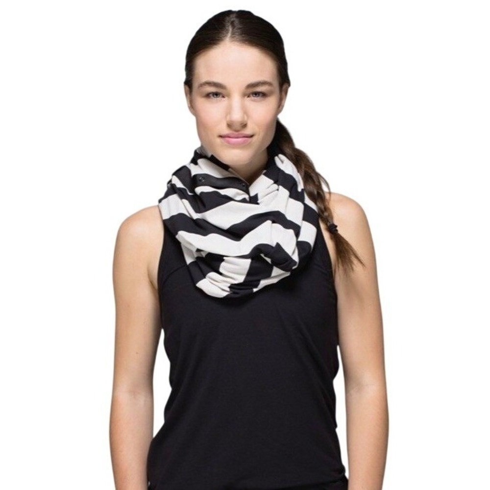 Lululemon Vinyasa Scarf Rulu Light Black White Stripe Snap Wrap w9d56s